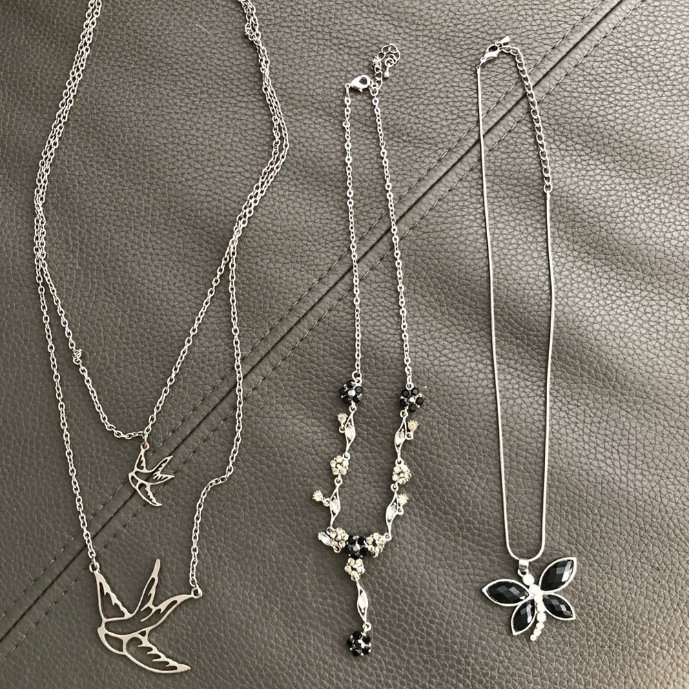 ‼️PRICE DROP ‼️ 3 silver necklaces. Sold together.